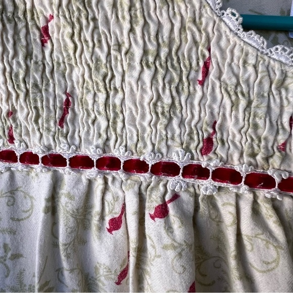 LAURA SCOTT VINTAGE CARDINAL PRINT SMOCKED FLANNEL NIGHTGOWN SIZE LARGE - Picture 6 of 10